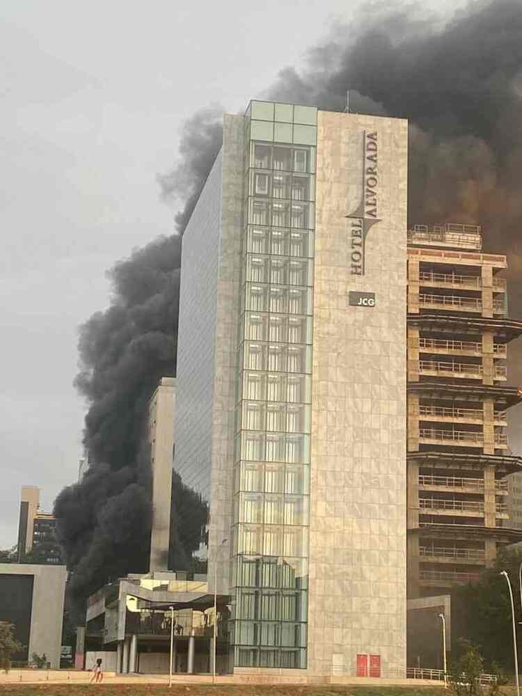 Fumaça no Setor Hoteleiro Sul 