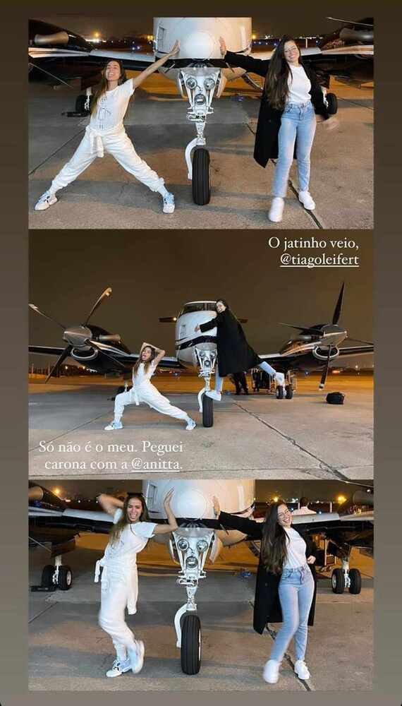 Juliette e Anitta em jatinho Juliette e Anitta em jatinho