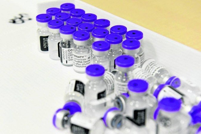 Acordo foi firmado com a Pfizer: 200 milhões de doses ainda neste ano - (crédito: Nicolas Tucat/AFP) Acordo foi firmado com a Pfizer: 200 milhões de doses ainda neste ano - (crédito: Nicolas Tucat/AFP)