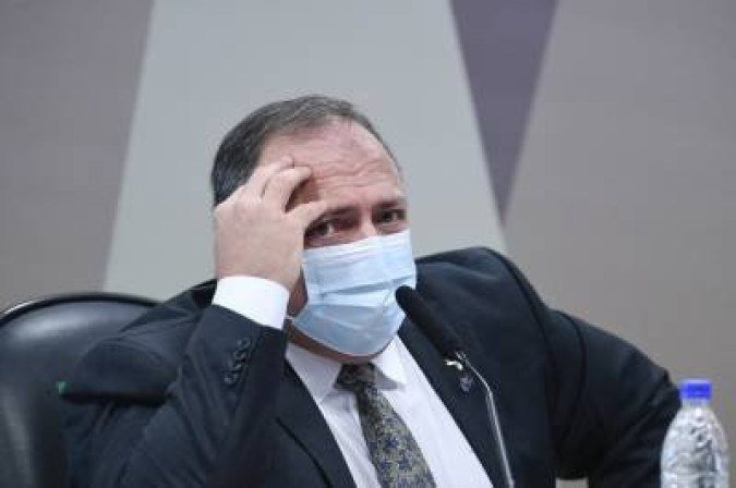 Crédito: Edilson Rodrigues/Agencia Senado. Eduardo Pazuello, ex ministro da Saúde  responde aos questionamentos.