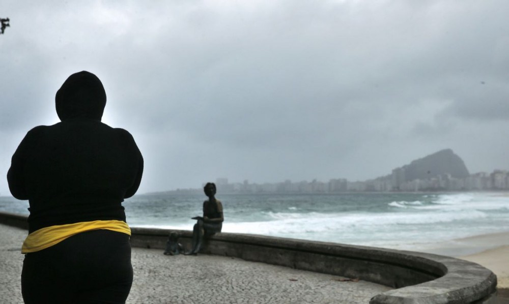 Chegada de frente fria pode trazer chuva forte para hoje no Rio