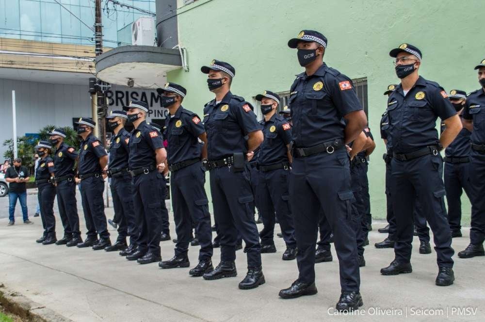 Fiscalização interrompe festa clandestina com mais de 500 pessoas