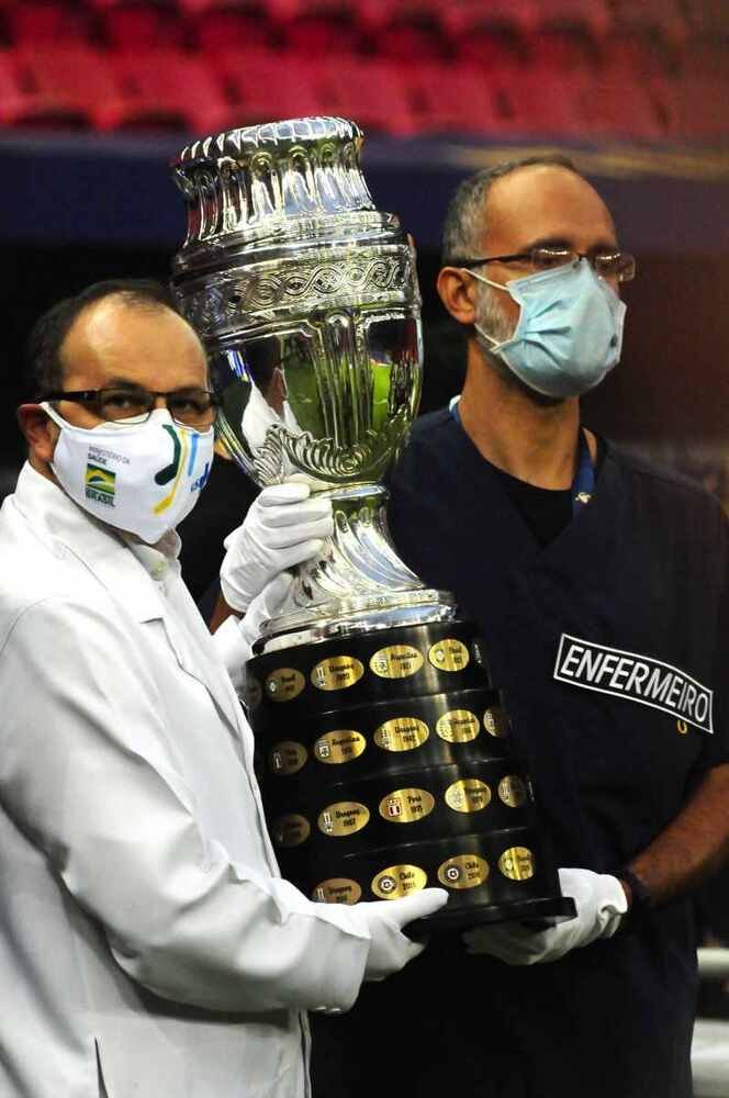 Imagens da partida entre Brasil e Venezuela neste domingo (13/6)