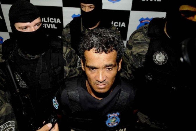 12/04/2010. Crédito: Ronaldo de Oliveira/CB/D.A Press. Brasil. Goiânia - GO. O pedreiro Admar de Jesus, autor dos crimes dos garotos em Luziânia, durante apresentação na Polícia Civil.