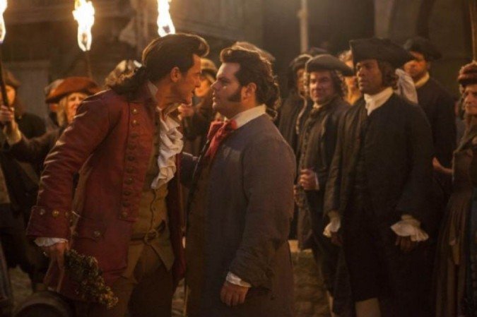 Os amigos Gaston e LeFou em cena da live-action 'A Bela e a Fera', de 2017 - (crédito: Disney/Divulgação) Os amigos Gaston e LeFou em cena da live-action 'A Bela e a Fera', de 2017 - (crédito: Disney/Divulgação)