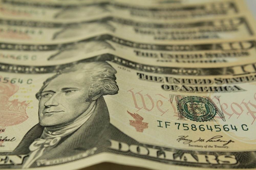 Dólar supera R$ 5 após indicação de Galípolo para diretoria do BC