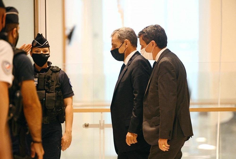 MP francês pede seis meses de prisão para ex-presidente Sarkozy