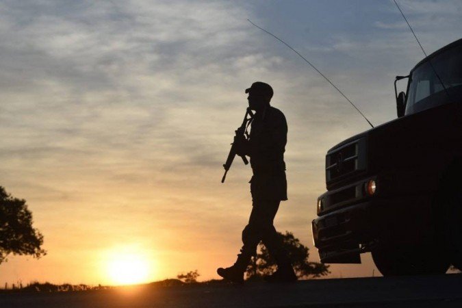 Buscas por Lázaro Barbosa em Girassol (GO), acusado de assassinar uma família em Ceilândia