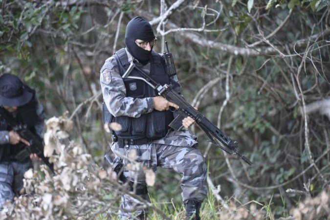 Buscas por Lázaro Barbosa em Girassol (GO), acusado de assassinar uma família em Ceilândia