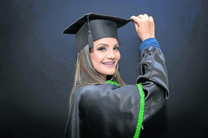 Alexia Fiori tem uma vida confiante devido à correção de uma fenda labial -  (crédito: Arquivo Pessoal)