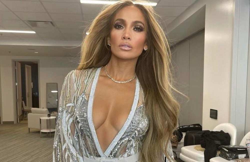 Em carta escrita para fãs, Jennifer Lopez confirma mudança de nome