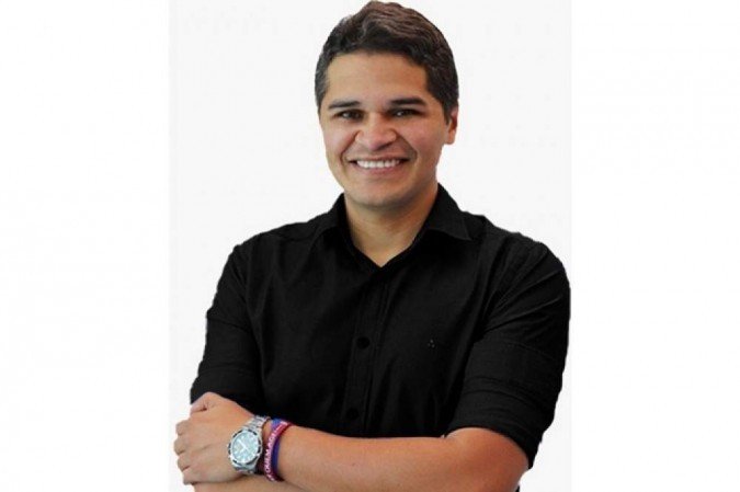 O professor Beto Rodrigues trabalha com datas fictícias para que os alunos continuem se dedicando - (crédito: Arquivo Pessoal) O professor Beto Rodrigues trabalha com datas fictícias para que os alunos continuem se dedicando - (crédito: Arquivo Pessoal)