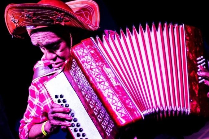 Dona Gracinha da Sanfona integra o cenário cultural de Brasília desde os anos 1970 - (crédito: Davi Mello) Dona Gracinha da Sanfona integra o cenário cultural de Brasília desde os anos 1970 - (crédito: Davi Mello)