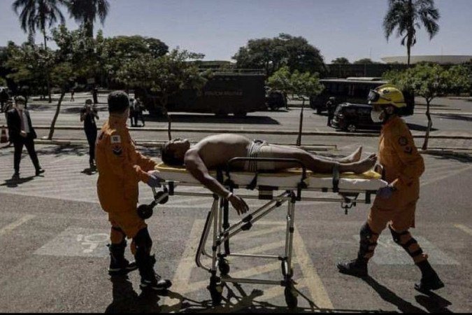 Confronto entre indígenas e policiais no anexo 2 da Câmara dos Deputados termina com feridos
