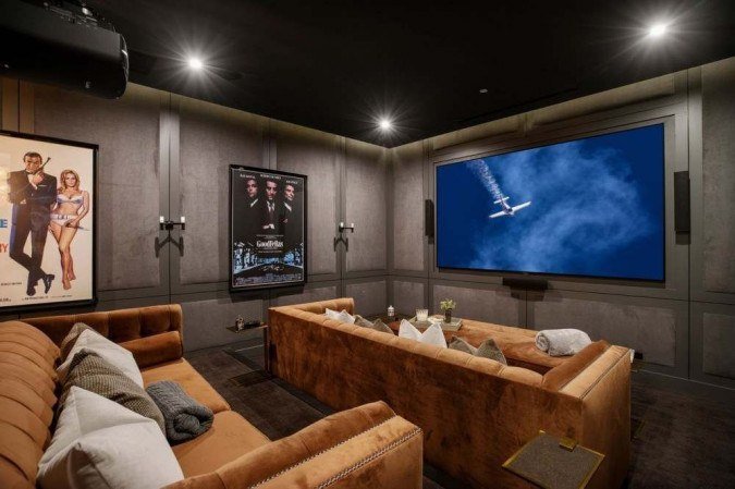 Sophie Turner e Joe Jonas colocam mansão à venda por R$ 83,1 milhões