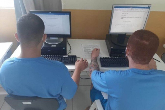 Secretaria de Justiça assina acordo de cooperação para promover acesso à profissionalização de jovens em cumprimento de medidas socioeducativas - (crédito: Subsis/Sejus-DF/Reprodução) Secretaria de Justiça assina acordo de cooperação para promover acesso à profissionalização de jovens em cumprimento de medidas socioeducativas - (crédito: Subsis/Sejus-DF/Reprodução)