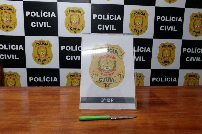 Faca apreendida com acusado de tentativa de homicídio, nessa terça-feira (22/6) - (crédito: PCDF/Divulgação) Faca apreendida com acusado de tentativa de homicídio, nessa terça-feira (22/6) - (crédito: PCDF/Divulgação)