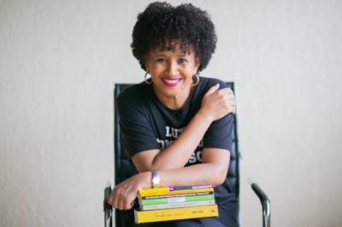 Crédito: Tainá Frot/Divulgação. Entrevista. Gina Vieira Ponte, professora