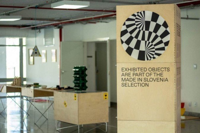 A mostra reúne obras de arte e objetos utilitários de artistas de Eslovênia - (crédito: Marina Gadelha/Divulgação) A mostra reúne obras de arte e objetos utilitários de artistas de Eslovênia - (crédito: Marina Gadelha/Divulgação)