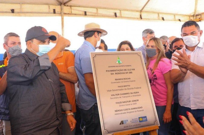 Durante cerimônia. Ibaneis prometeu investir no Caminho das Escolas e no Circuito do VInho - (crédito: Renato Alves/Agência Brasília) Durante cerimônia. Ibaneis prometeu investir no Caminho das Escolas e no Circuito do VInho - (crédito: Renato Alves/Agência Brasília)