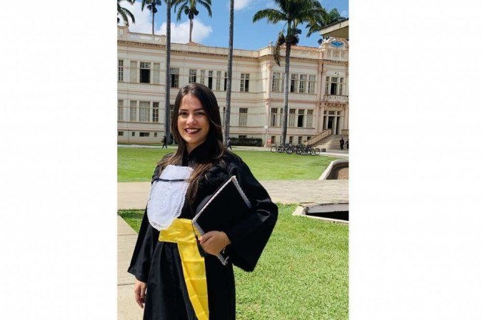 Poucos dias após a formatura, Raquel começou o mestrado na UFV