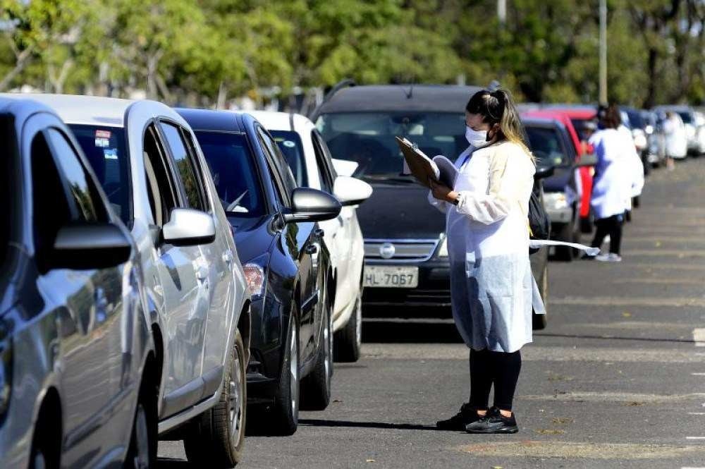 Fim de semana termina com mais de 8 mil professores vacinados no DF