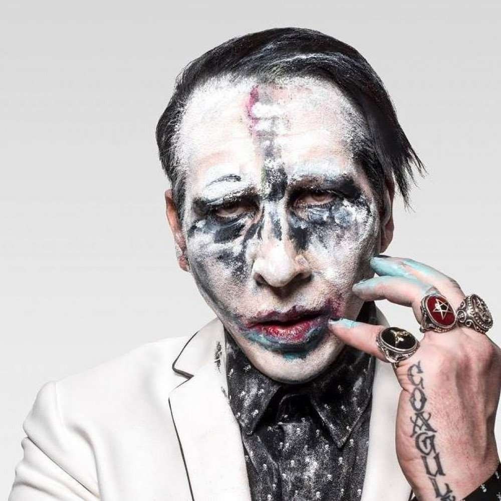 Marilyn Manson vai entregar à polícia sob acusação de agressão