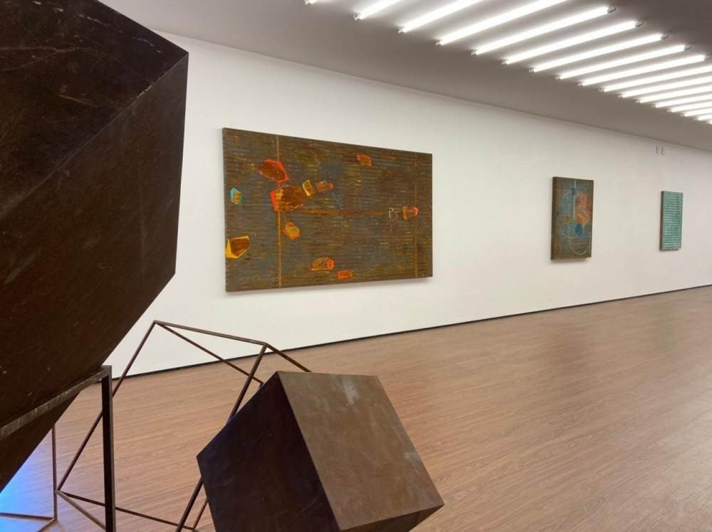 Exposição individual de José Bechara reflete sobre produtividade na pandemia