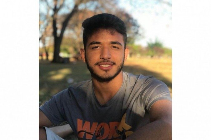 O professor de matemática aponta conteúdos básicos da disciplina que os vestibulandos devem praticar em exercícios