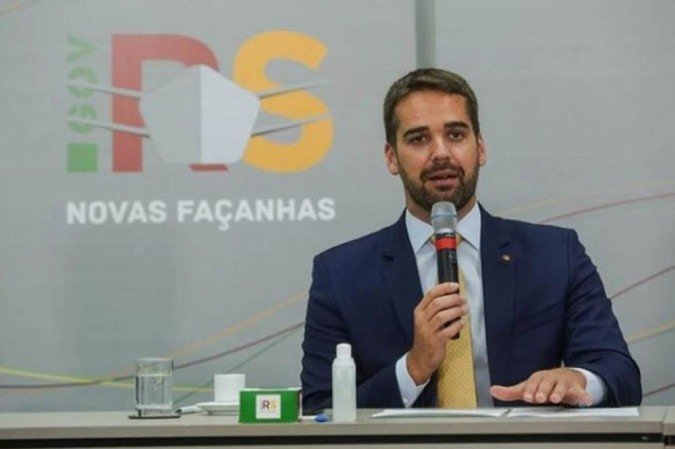 Segundo o parlamentar, em trecho da entrevista divulgado nas redes sociais, as especulações e críticas ajudaram na decisão de falar sobre o assunto publicamente - (crédito: Reprodução/Instagram/@eduardoleite45) Segundo o parlamentar, em trecho da entrevista divulgado nas redes sociais, as especulações e críticas ajudaram na decisão de falar sobre o assunto publicamente - (crédito: Reprodução/Instagram/@eduardoleite45)