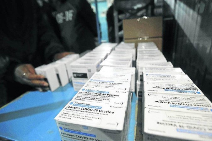 As doses da Janssen só começaram a ser distribuídas depois que o governador paulista João Doria reclamou -  (crédito: Breno Esaki/Agencia Saúde DF)