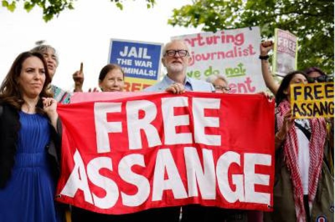 Caso a extradição de Assange se concretize, com a prisão agora definitiva do fundador do Wikileaks, estará aberto um gravíssimo precedente -  (crédito: TOLGA AKMEN)