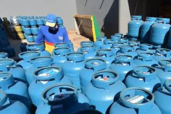 Cozinhar também vai ficar mais caro e preocupa famílias