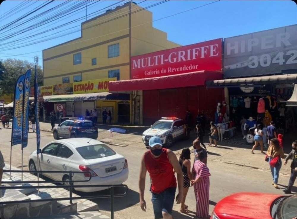 Homem é morto com tiros na cabeça na Feira dos Goianos