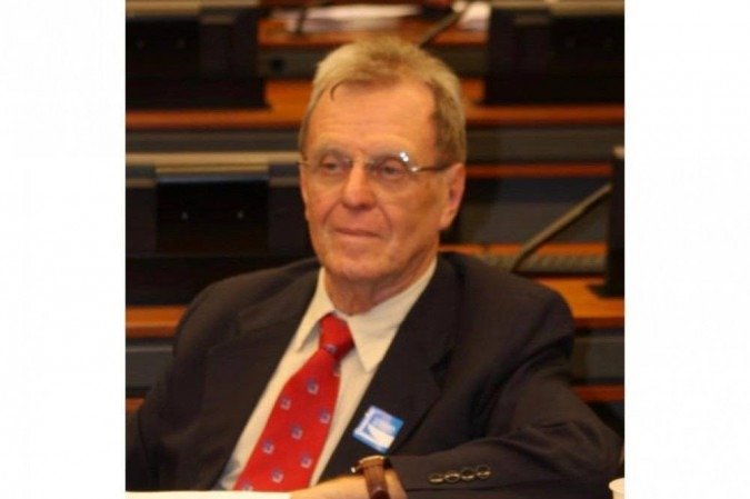 O assistente social analisa a relação da família com a criança