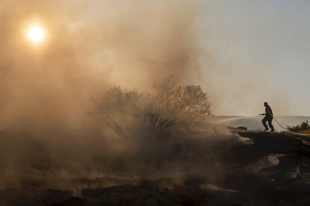 Autoridades afirmam que incêndio em área florestal no Chipre está sob controle