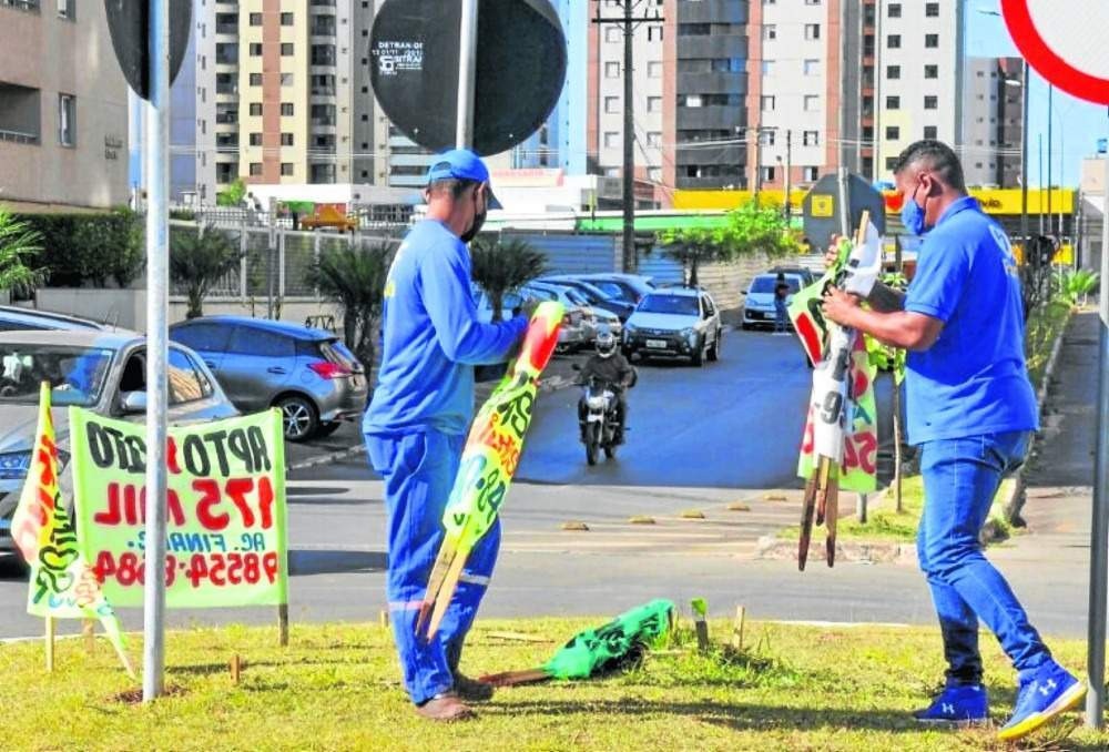 DF Legal retira 9,8 mil faixas irregulares das ruas em seis meses