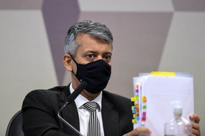Ex Diretor De Logistica Confirma Ter Se Encontrado Com Reverendo Que Negociou Vacinas
