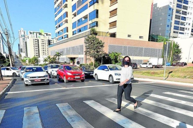 Em 2015, Carina Araújo foi atropelada por um motociclista em uma faixa de pedestre em Águas Claras. Hoje, ela ainda tem receio de atravessar a rua - (crédito: Ed Alves/CB/D.A Press) Em 2015, Carina Araújo foi atropelada por um motociclista em uma faixa de pedestre em Águas Claras. Hoje, ela ainda tem receio de atravessar a rua - (crédito: Ed Alves/CB/D.A Press)
