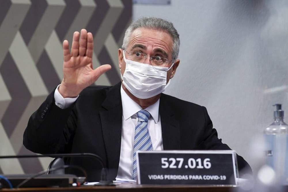 Renan Calheiros sobre Bolsonaro: 'Ameaça ministros e testa o golpe'
