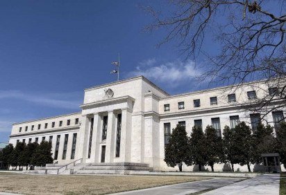 Sede do Fed, em Washington: juros mais altos seguram economia -  (crédito: DANIEL SLIM / AFP)