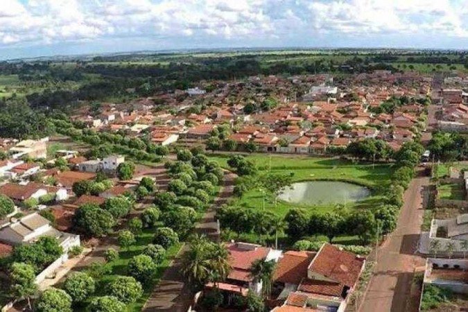 Tragédia em Itapagipe (MG): pai não vê filha no caminho e a atropela com trator. A menina não resistiu ao impacto -  (crédito: Facebook/Reprodução)