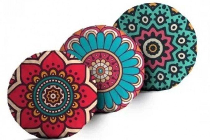Kit Três Almofadas Redondas Mandalas, da Wevans (R$ 109,90)