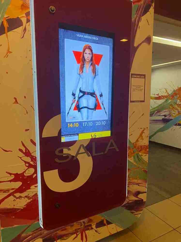 Entrada de uma das salas de cinema do Pier 21.