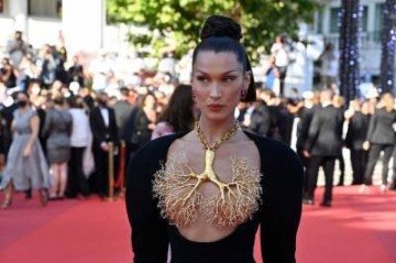 Bella Hadid no Festival de Cannes em 2021 -  (crédito: JOHN MACDOUGALL)