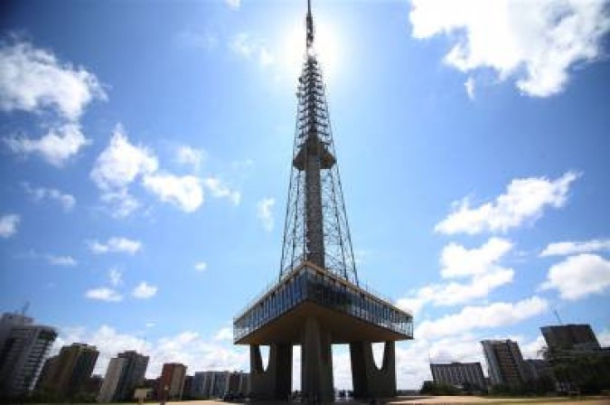 Torre de TV foi projetada por Lucio Costa e é um dos mirantes mais conhecidos do DF -  (crédito: Roberto Castro/Mtur)