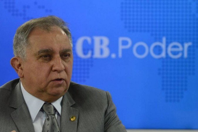 Izalci Lucas foi o entrevistado desta segunda (12/7) no CB. Poder -  (crédito: Marcelo Ferreira/D.A Press)