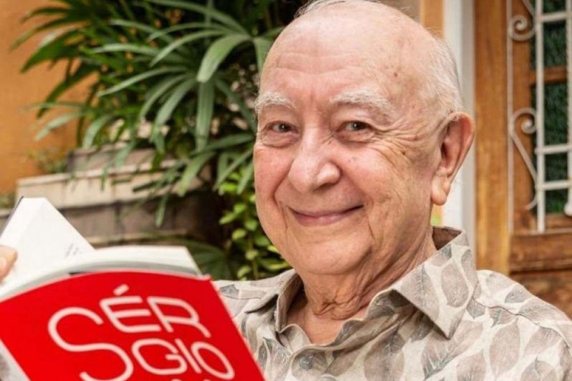 Aos 82 anos de idade, ator Sergio Mamberti revela que é bissexual