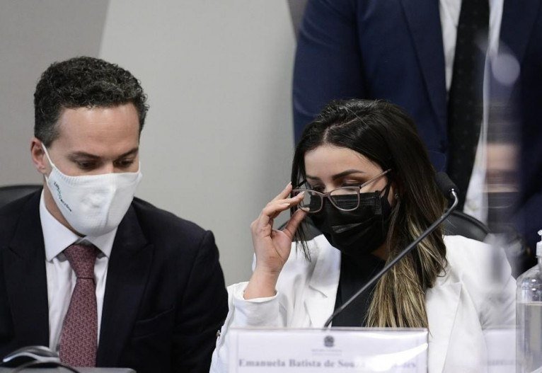 Emanuela Medrades, representante da Precisa Medicamentos, decidiu ficar em silêncio durante interrogatório na CPI