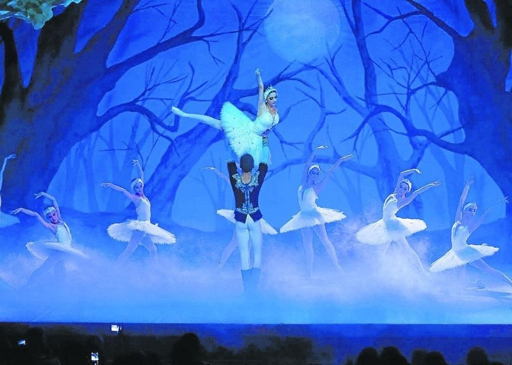 A montagem do O lago dos cisnes é feita 100% com bailarinos brasilienses